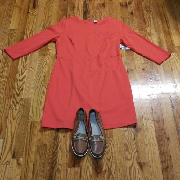 Coral dress - Picture 5 of 5